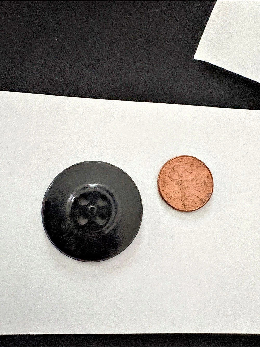 Black Anchor Button